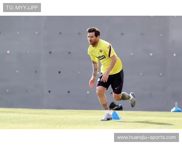 巴塞罗那推出纪念T恤 致敬礼服主帅展现优雅不朽风采 巴塞罗那推出纪念T恤 致敬礼服主帅展现优雅不朽风采