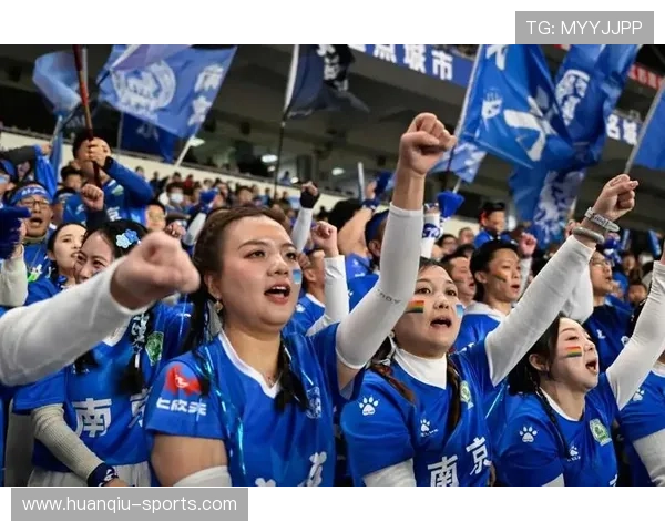 赛后激情高喊口号瞬间点燃全场气氛球迷热情爆棚奋勇前行